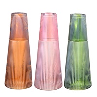 2024 ensemble de bouteilles en verre à eau nervuré rose créatif bouteilles de chevet populaires bouilloire et cruche carafe en verre créatif pour boire de l'eau