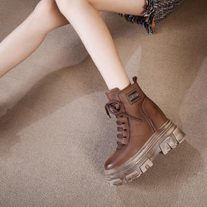 Cuero genuino para botas <span class=keywords><strong>Mujer</strong></span> Otoño Invierno Nueva plataforma de aumento de altura pequeña Tacón de cuña Cremallera Suelas gruesas Super - Product Image 3
