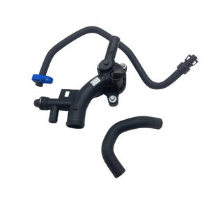 Tuyau de sortie de thermostat automobile, tuyau de refroidissement du radiateur, tuyau de remplacement pour le système de refroidissement du moteur - Product Image 1