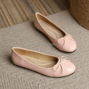 2025 Fabricante <span class=keywords><strong>directo</strong></span> Nuevos mocasines de enfermera para mujer Mocasines Slip-On Casual Flat Mom Shoes Sole Solid Fashion - Product Image 3