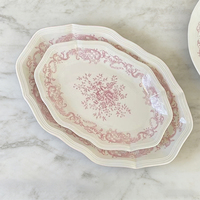Service d'assiettes de dîner en porcelaine rose vintage, design rétro en relief, assiettes de présentation blanches à dentelle pour mariage