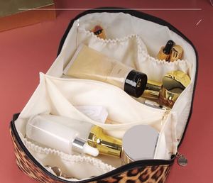 Bolsa de Maquillaje Multifuncional de Gran Capacidad, con Estampado de Leopardo, en PU y Nailon, de Fábrica con Certificación BSCI - Product Image 4