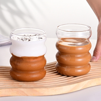 Tasse à café en verre à haute teneur en borosilicate Verrerie ondulée Verres à boissons en forme de vague pour eau de jus de café glacé
