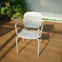 Ensemble table et chaises de salle à manger multicolores en aluminium, écologiques, au design moderne et personnalisable, pour usage extérieur dans les villas, les écoles et les parcs