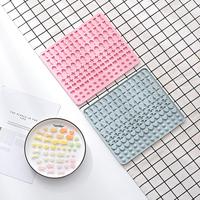 M61880 Tapis de cuisson quadrillé, mini moule en silicone pour friandises pour animaux, aliments pour chiens, biscuits et gâteaux