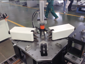 Máquina de Conformado de Esquinas CNC para Vidrio y Máquina para Fabricar Ventanas, lo Último en Tecnología para Ventanas y Máquina para Fabricar Ventanas de PVC - Product Image 5