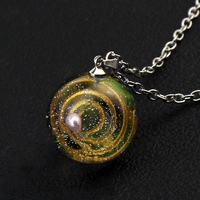 Collier avec pendentif en forme de boule de résine, bijoux fait à la main, ornement créatif, planètes de la lune, accessoire lumineux, galaxie