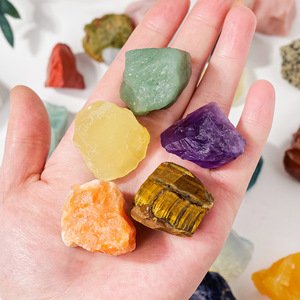 Cristalli grezzi naturali misti di alta qualità all'ingrosso, pietre grezze per la guarigione dei <span class=keywords><strong>chakra</strong></span>, campioni di cristallo di quarzo grezzo per artigianato - Product Image 1