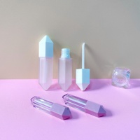 2ml 5ml 9ml Unique Pas Cher Prix Pentagone Noir Bouchon En Or Rose De Noël En Plastique Rose Brillant À Lèvres Tubes 7 ml avec Baguette