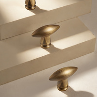 Poignées de meuble en laiton bronze antique de style T-Bar, choix du designer, pour les intérieurs urbains modernes