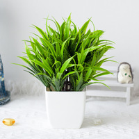 Planta Artificial de Eucalipto en Maceta, Pequeña Simulación de Vegetación Plástica para Decoración Interior y Exterior