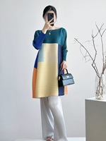 Robe Tunique Plissée Miyake à Rayures Imprimées, Longueur Genou, Décontractée et Ample, pour Femme – Élégante pour Soirées et Cérémonies