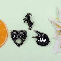 Sorcière noire gothique Ouija émail broches corbeau crâne broches métal revers Badge sac bijoux cadeau pour amis en gros