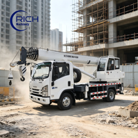 Grue mobile hydraulique ISUZU de 8 tonnes avec flèche de 28 m pour la réparation de canalisations urbaines, les travaux routiers, les ponts et l'aménagement paysager