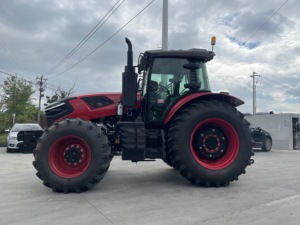 รถแทรกเตอร์ขนาดใหญ่สำหรับการเกษตร ตรา Tavol รุ่น TD Chassis กำลัง 260 แรงม้า ขับเคลื่อน 4 ล้อ พร้อมเกียร์บ็อกซ์ สำหรับใช้งานในฟาร์ม - Product Image 3