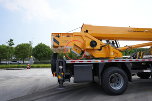 12 Ton XCT12K5-1 12 Ton Mobil Kamyon Vinci İyi Manevra Kabiliyetine Sahip K5 Serisi Kompakt Vinç Şehir İnşaatı Malzeme Taşıma İçin - Product Image 5