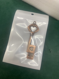 도매 레트로 키 모양 USB 플래시 드라이브 2GB 4GB 8GB 심장 키 Pendrive <span class=keywords><strong>16GB</strong></span> 32GB 금속 키 USB 메모리 스틱 64GB 128GB - Product Image 6