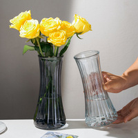 Petit vase moderne en verre à fleurs en cristal élégant personnalisé décoratif pour la maison de mariage fonction de table pour la fête