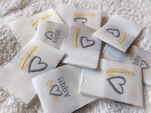 Etiquetas de tela personalizadas para ropa con el logo Jinyi, etiquetas tejidas de algodón satinado jacquard, etiquetas tejidas cosidas para camisetas. - Product Image 4