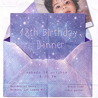 Enveloppe en papier rectangulaire bleu foncé à motif nébuleuse, impression personnalisée, finition mate, pour invitation d'anniversaire ou d'affaires