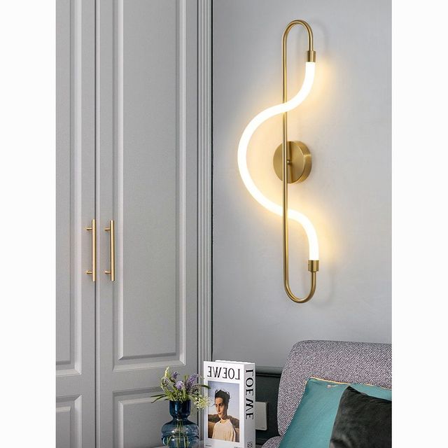 Modern Aluminum Wall Lamp LED Soft Warm White Light 3500K Touch Control Curved Design for Home Office Indoor Lighting