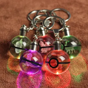 Vente chaude Nouvelle Conception porte-clés En Cristal 3D Laser Pokemon Go Naruto Porte-clés Cadeaux