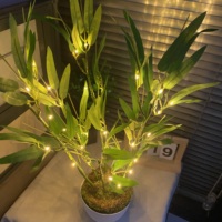 Éclairage intérieur à LED Rafraîchissant pour la chambre Lumière de Noël Lampe de table Feuille de bambou Plantes artificielles