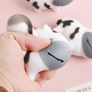 Juguete Antiestrés de Vaca de Dibujos Animados, con Sonido, para Aliviar la Ansiedad, Decoración de Escritorio, para Niños de 7 a 14 Años - Product Image 4