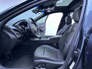 Auto Usate Cadillac CT5 2022 28T Luxury (Edizione Standard) - Veicoli Premium di Seconda Mano, Scegli Me Affidabile - Product Image 4