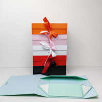 Boîte à vêtements en papier recyclable et personnalisée, boîte de rangement pliable pour chaussures, boîte magnétique blanche avec ruban