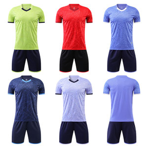 Kaos Sepak Bola Gaya Internasional Jersey Olahraga Kustom Bernapas 100% Poliester Cepat Kering - Product Image 1