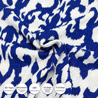 Tissu imprimé en crêpe tricoté artistique: 97% polyester + 3% élasthanne, motifs bleu-blanc audacieux