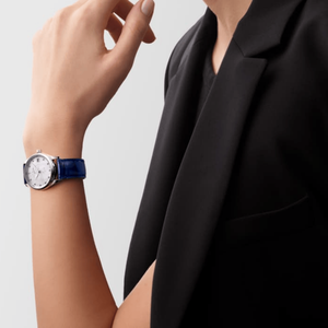 Reloj automático para mujer con esfera de nácar, marcadores de diamantes y correa de piel de cocodrilo azul - Product Image 2