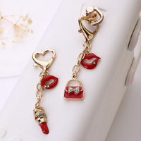 Nouveau rouge à lèvres tendance en forme de goutte d'huile, petit pendentif chat bleu, porte-clés en perles, accessoires pour sacs pour femmes