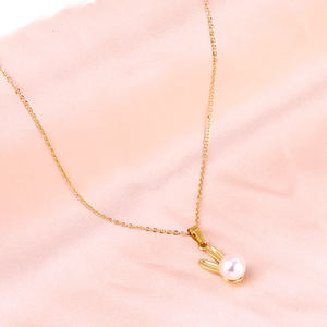 저렴한 가격 패션 2023 토끼 목걸이 심플 스테인리스 스틸 진주 목걸이 변색되지 않는 펜던트 목걸이용 - Product Image 3