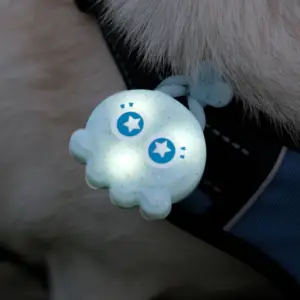 Laroo 2024 produk anjing gaya lucu desain baru toko hewan peliharaan diskon besar lampu kerah anjing LED untuk semua ukuran anjing