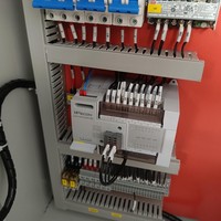 Gabinete de Control PLC Personalizado con PLC y HMI 100% Originales de Marca, Incluye Servicio de Programación Completo para Automatización Industrial