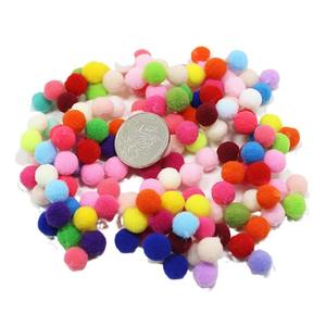 Accessoires acryliques pour <span class=keywords><strong>bricolage</strong></span> Pompons doux moelleux Pompons en peluche Pompons <span class=keywords><strong>Bricolage</strong></span> fait à la main en cachemire Fourrure Pom Ball Décoration - Product Image 1