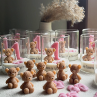 Personalisierte niedliche rosa Bären-Sicherheitskerzen aus Sojawachs im Glasbecher für Babyparty-Geschenke, Erstgeburtstagskerzen und Gastgeschenke
