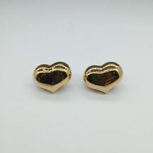 Boucles d'oreilles en forme de cœur en acier inoxydable 316L avec placage or PVD, bijoux tendance - Product Image 1