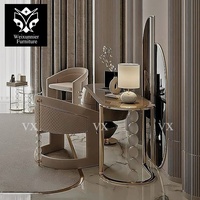 Ensemble de coiffeuse moderne de luxe avec miroir sur pied et chaise, bureau de maquillage personnalisé, cadre doré, mobilier de chambre d'hôtel, directement de l'usine