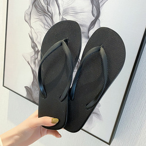Vente en gros de tongs d'été pour femmes, chaussures plates décontractées de plage, semelles intérieures bon marché, tongs pour femmes - Product Image 4
