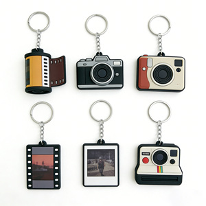 Llavero de PVC Suave con Logotipo Personalizado, Efecto 2D 3D, Anillo de Goma de 4mm de Grosor, Anillo Metálico - Product Image 2