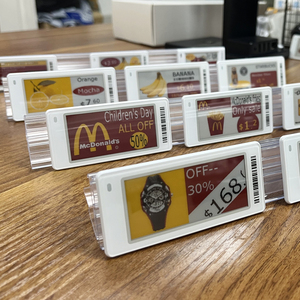 Étiquettes de prix numériques RFID ESL de 2,6 pouces pour supermarché avec rail en plastique extrudé, bande de données en PVC, étiquette de rayon électronique - Product Image 1