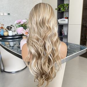 Pelucas de Alta Calidad con Frente de Encaje HD 13x4, Sin Pegamento, Precio al por Mayor, Hermosas Pelucas Sintéticas con Textura Ondulada Grande, Color Natural - Product Image 1