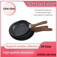 Poêle à frire classique nordique en aluminium de 18 cm antiadhésive avec manche en bois, écologique, pour cuisinière à gaz - Vente en gros