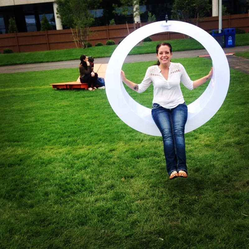 Стул-качели с подсветкой