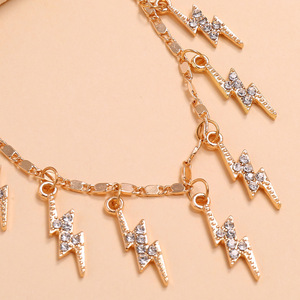 Collier ras du cou en alliage avec pendentif éclair et strass en cristal pour femme, à porter au quotidien - Product Image 4