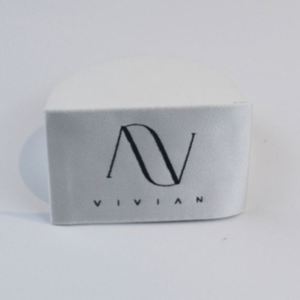 ฉลากผ้าซาตินแบบรีดติดคอสำหรับเ<span class=keywords><strong>ส</strong></span>ื้อผ้ารองเท้ากระเป๋าวั<span class=keywords><strong>ส</strong></span>ดุผ้าแบบยั่งยืนห<span class=keywords><strong>ม</strong></span>ายเลขรุ่นโลโก้ตา<span class=keywords><strong>ม</strong></span><span class=keywords><strong>ส</strong></span>ั่ง - Product Image 5