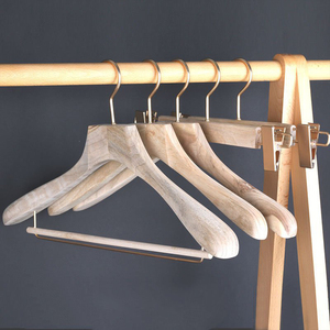 ウッドパンツハンガー調整可能ロングフックカスタムロゴゴールドクリップ付き - Product Image 3